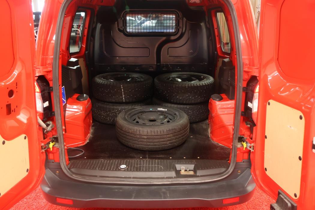 FORD TRANSIT COURIER 2020