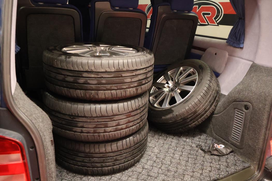 VOLKSWAGEN Transporter 2017