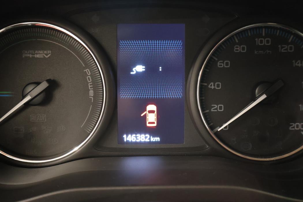 MITSUBISHI Outlander PHEV 2015