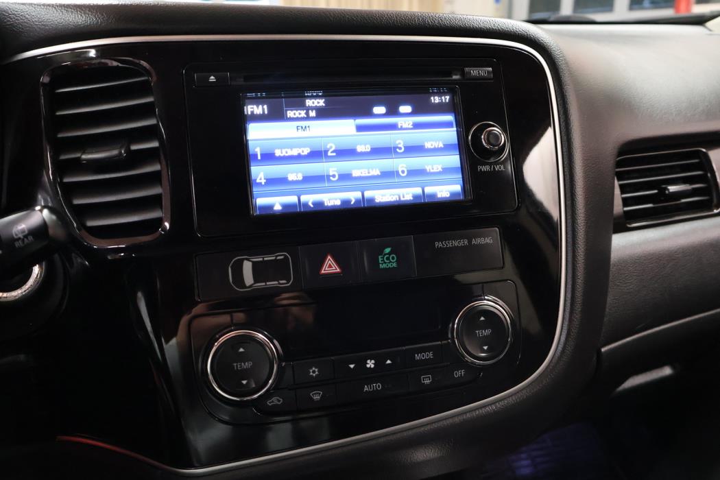 MITSUBISHI Outlander PHEV 2015