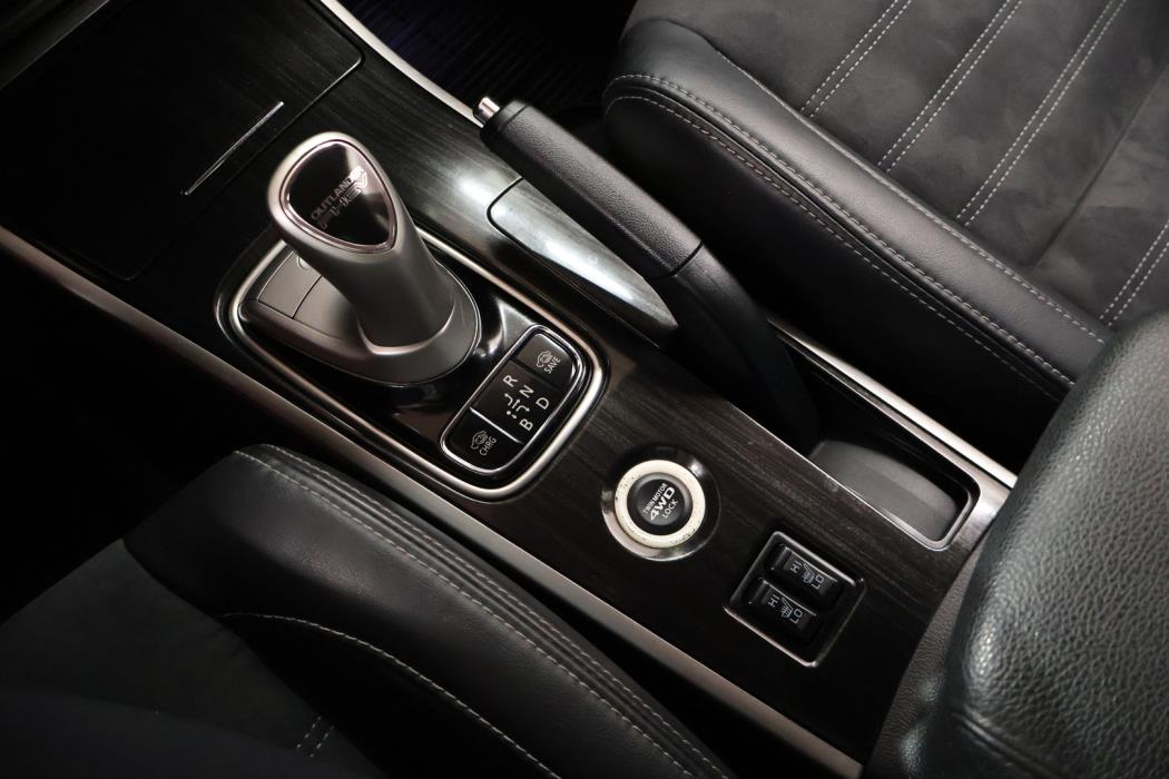 MITSUBISHI Outlander PHEV 2015