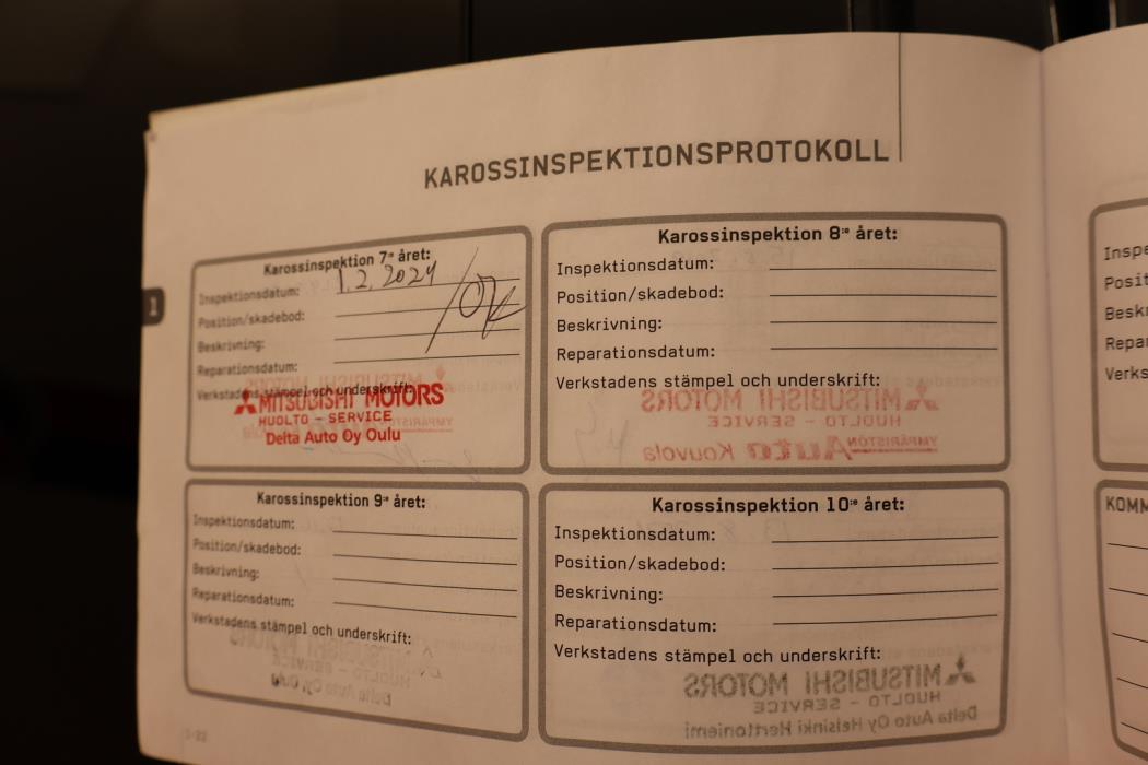 MITSUBISHI Outlander PHEV 2015