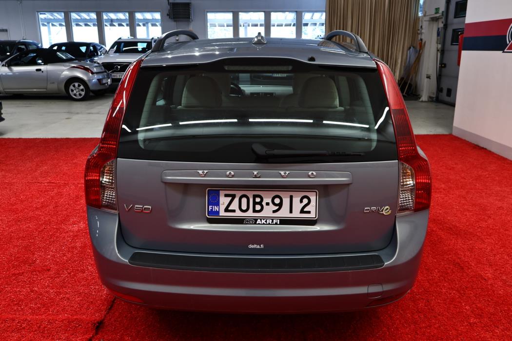VOLVO V50 2010
