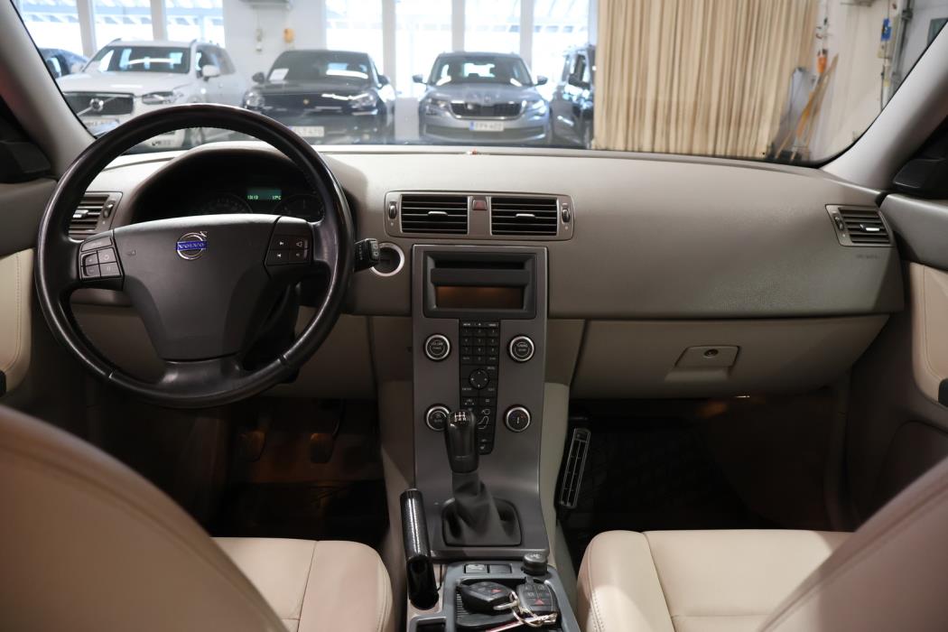 VOLVO V50 2010