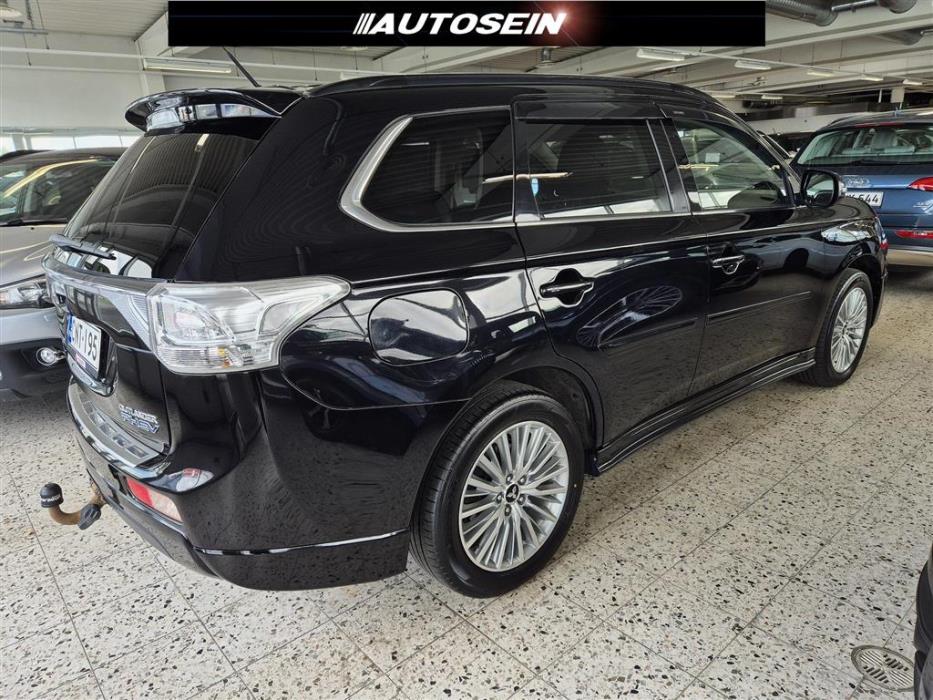 Mitsubishi Outlander PHEV 2014