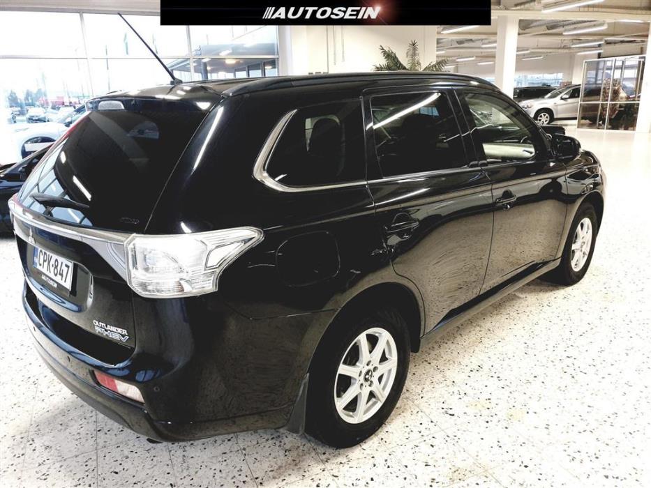 Mitsubishi Outlander PHEV 2014