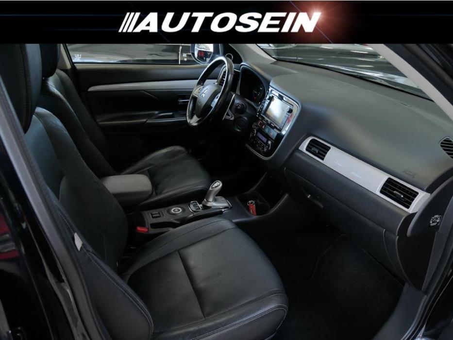 Mitsubishi Outlander PHEV 2014