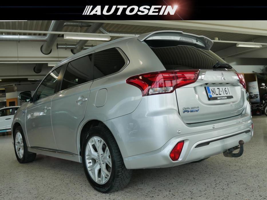 Mitsubishi Outlander PHEV 2021