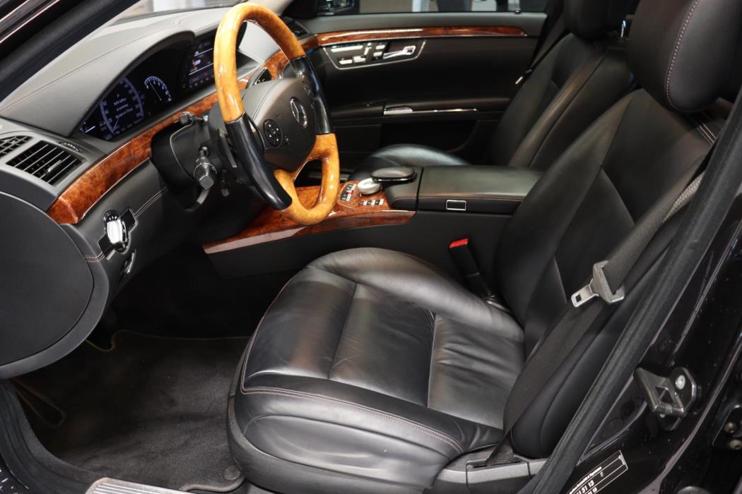 MERCEDES-BENZ S 2011