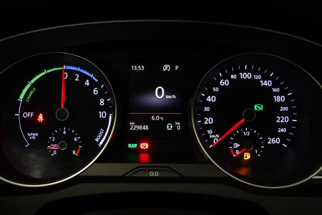 VOLKSWAGEN Passat 2016