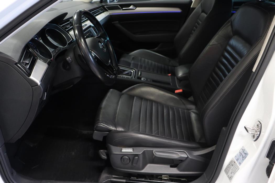 VOLKSWAGEN Passat 2016