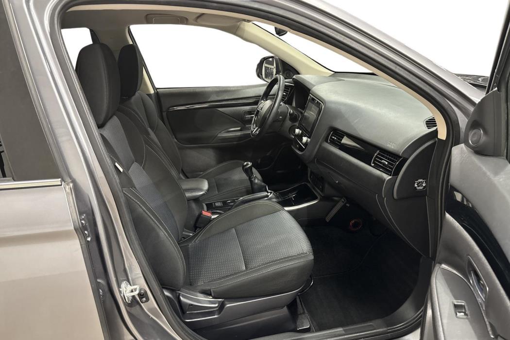 MITSUBISHI OUTLANDER 2020