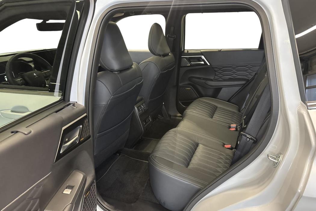 Mitsubishi Outlander 2026