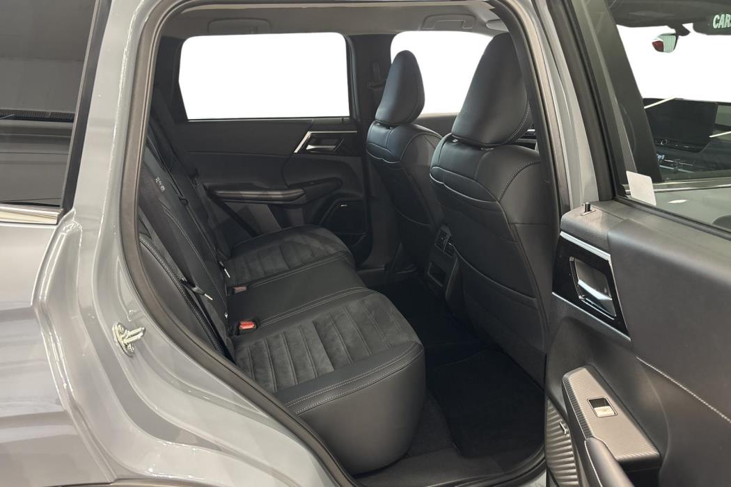 Mitsubishi Outlander 2025