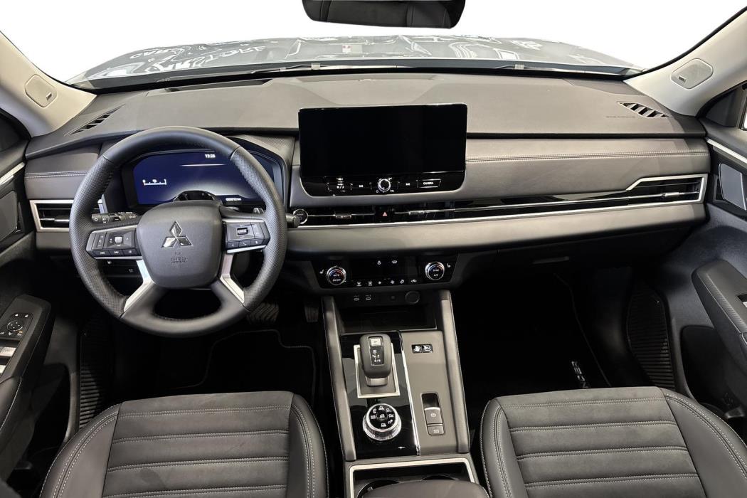Mitsubishi Outlander 2025