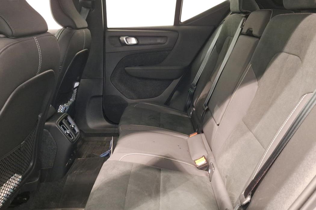Volvo EX40 2025