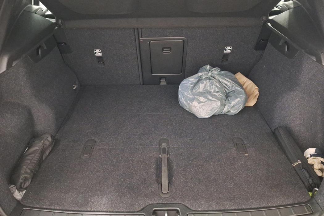 Volvo EX40 2025