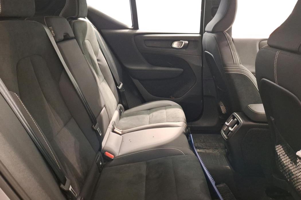 Volvo EX40 2025