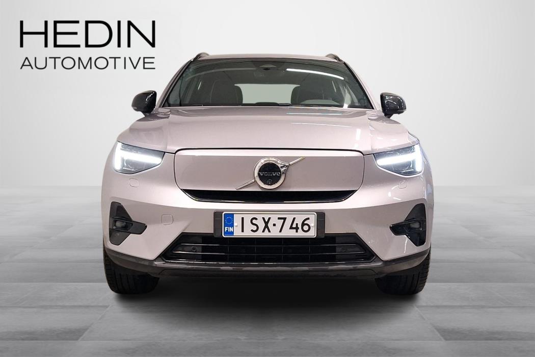 Volvo EX40 2025