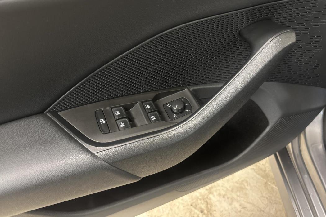 SKODA OCTAVIA 2023