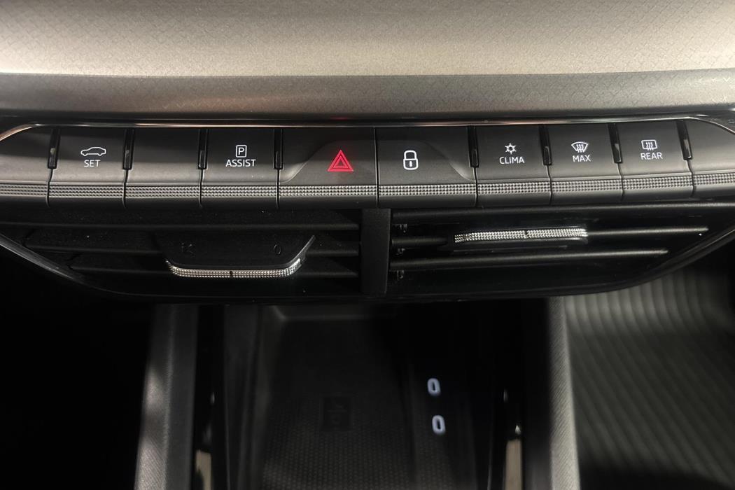 SKODA OCTAVIA 2023
