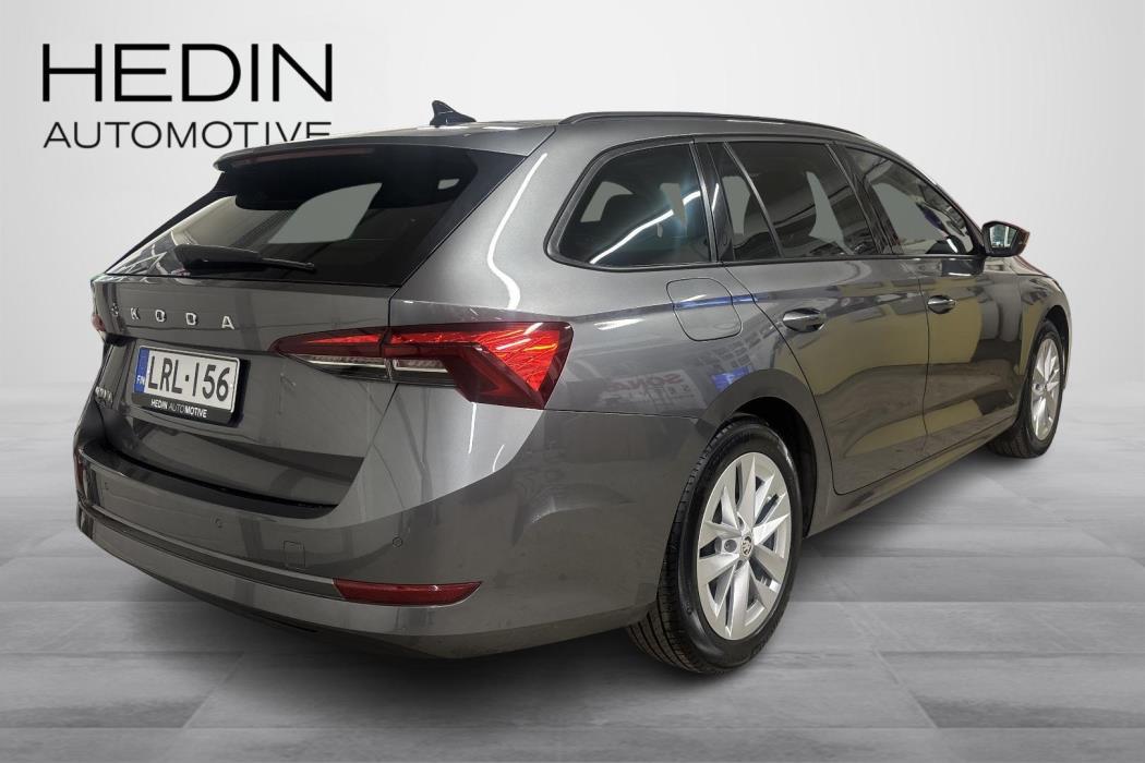 SKODA OCTAVIA 2023