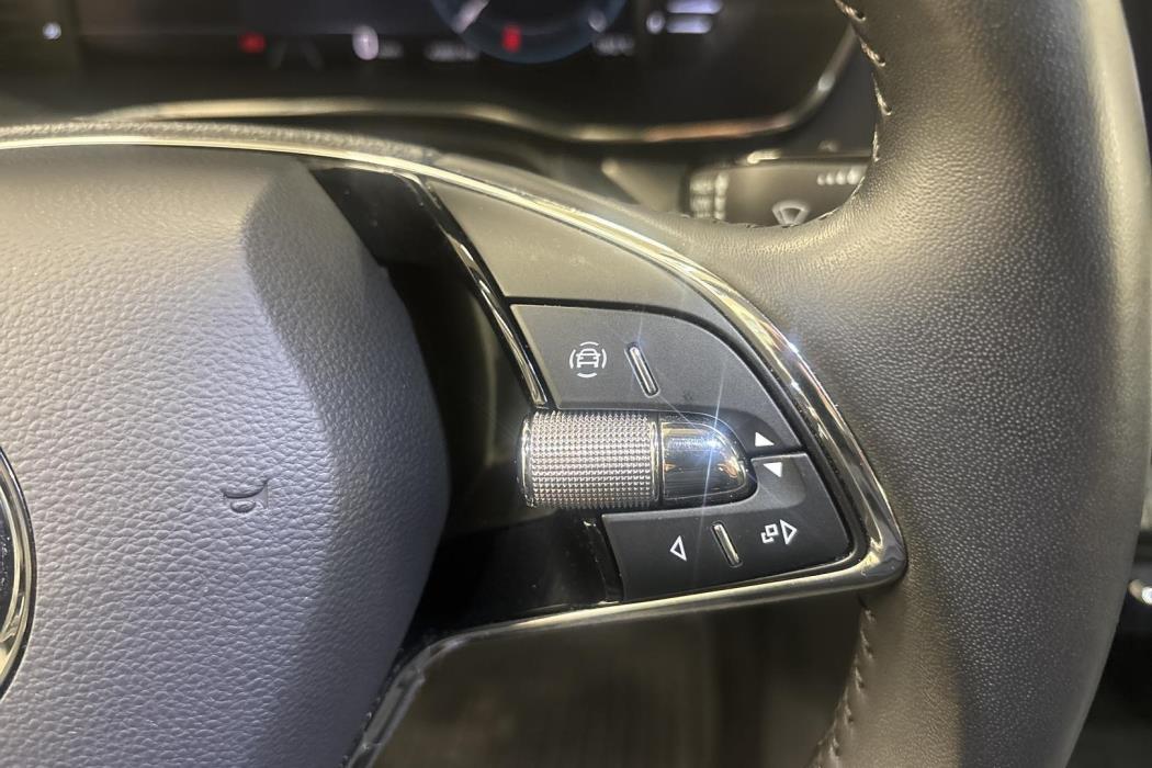 SKODA OCTAVIA 2023