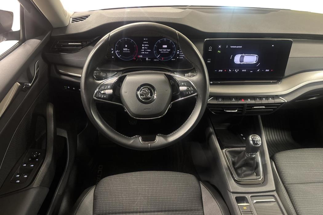SKODA OCTAVIA 2023