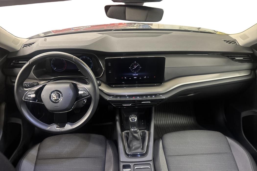 SKODA OCTAVIA 2023