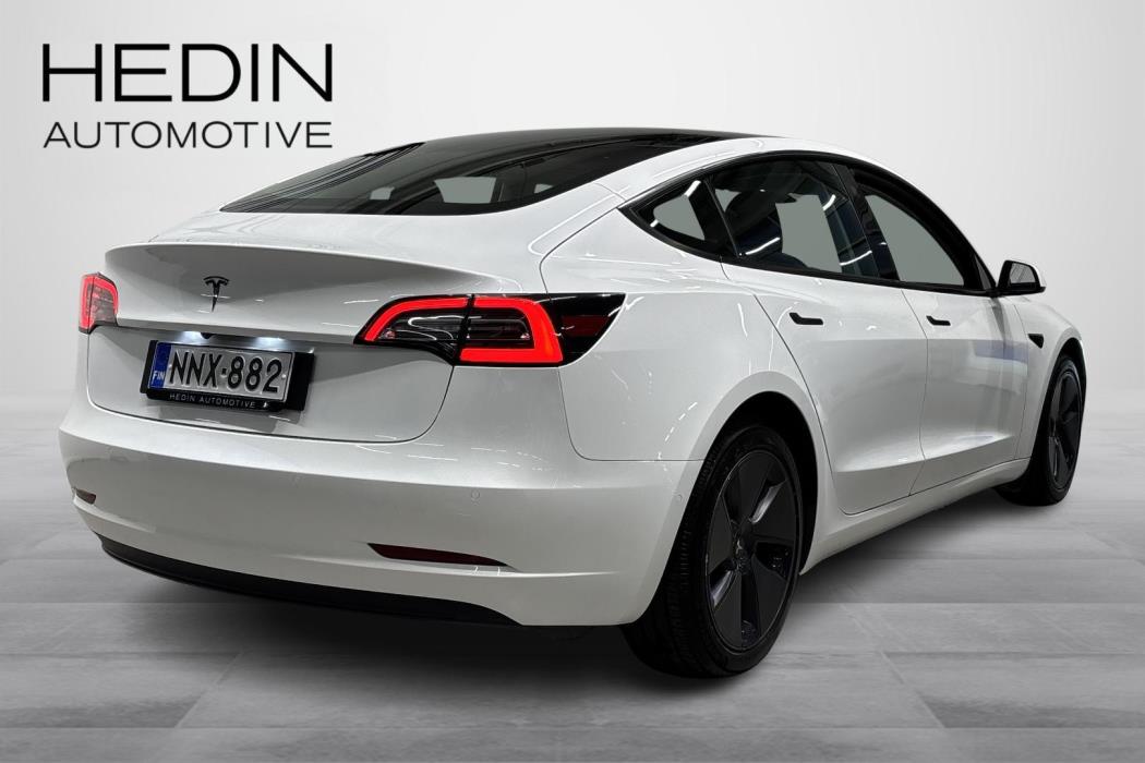 TESLA Model 3 2021