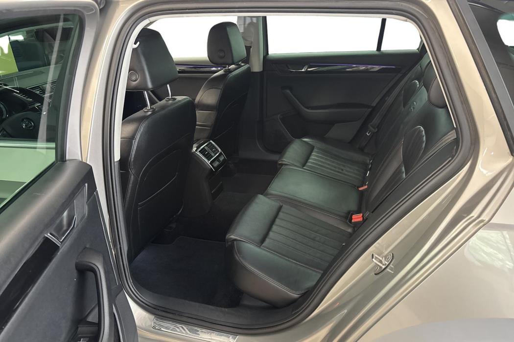 SKODA SUPERB 2016