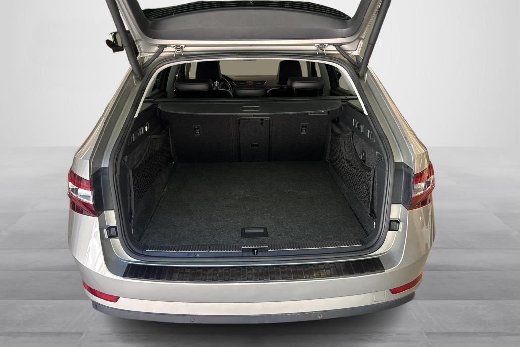 SKODA SUPERB 2016