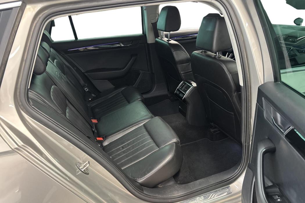 SKODA SUPERB 2016
