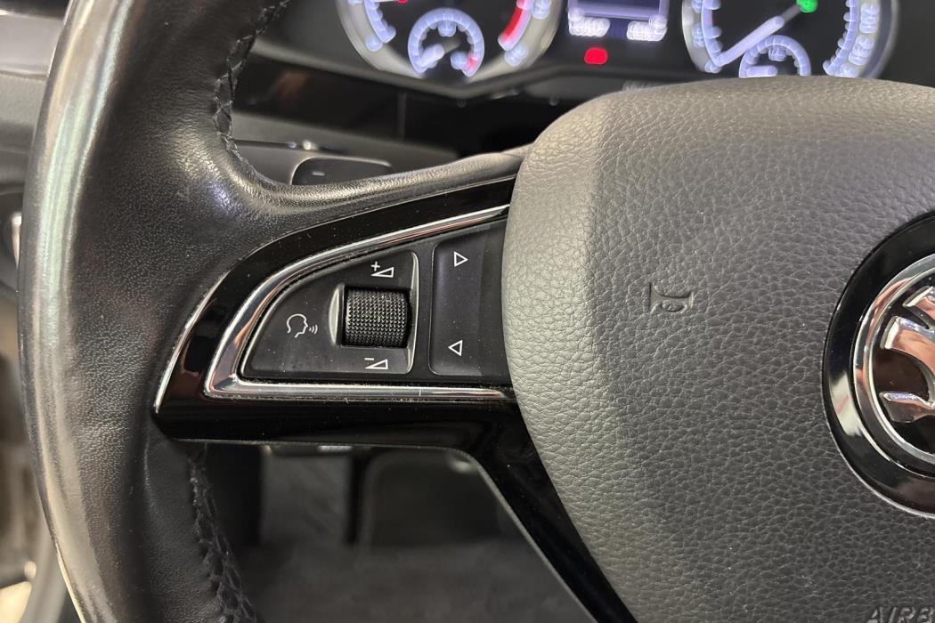SKODA SUPERB 2016