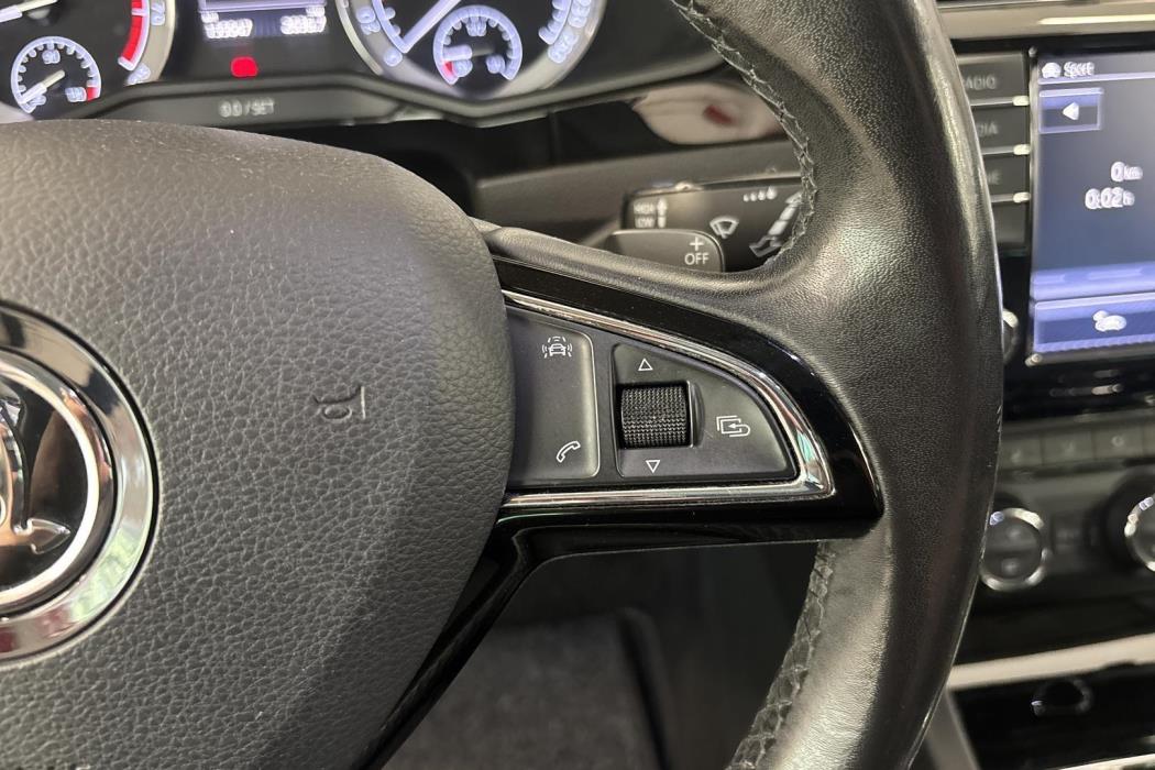 SKODA SUPERB 2016