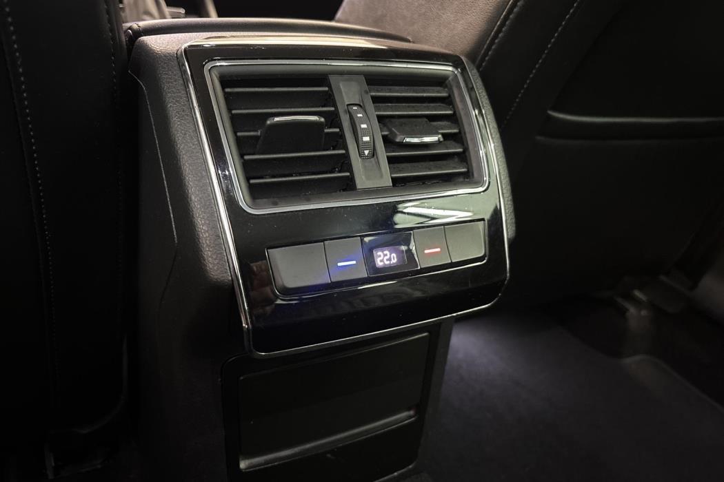 SKODA SUPERB 2016