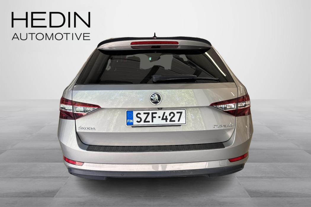 SKODA SUPERB 2016