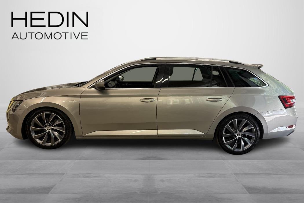 SKODA SUPERB 2016
