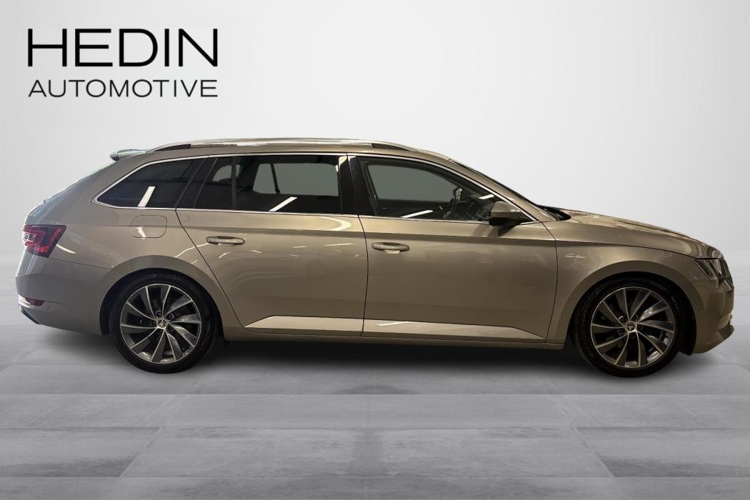 SKODA SUPERB 2016