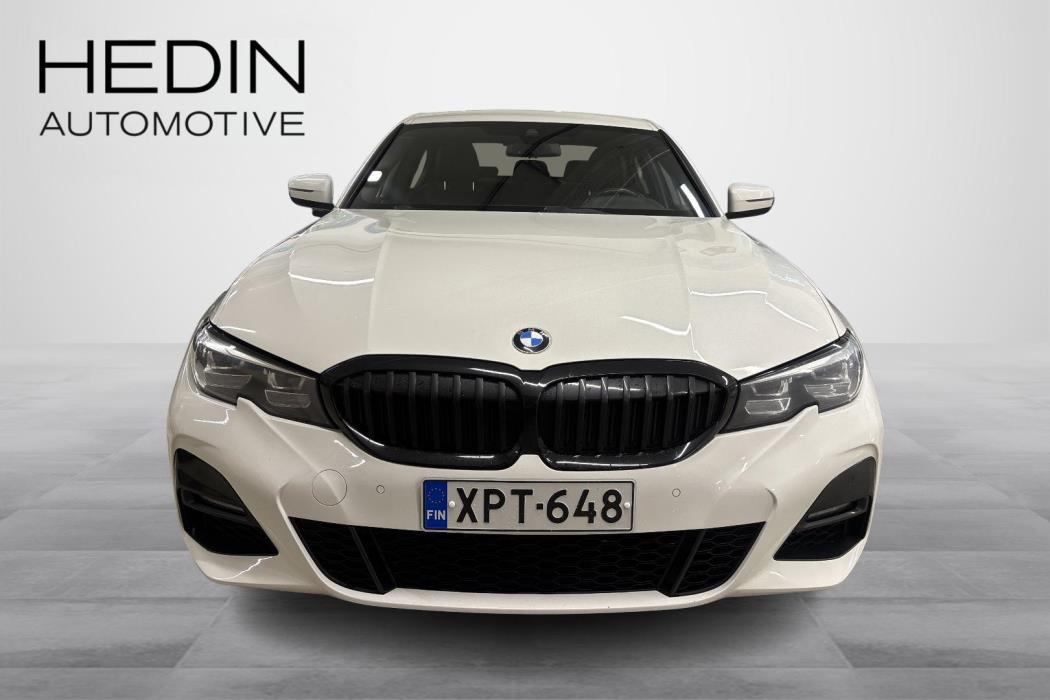 BMW 330 2021