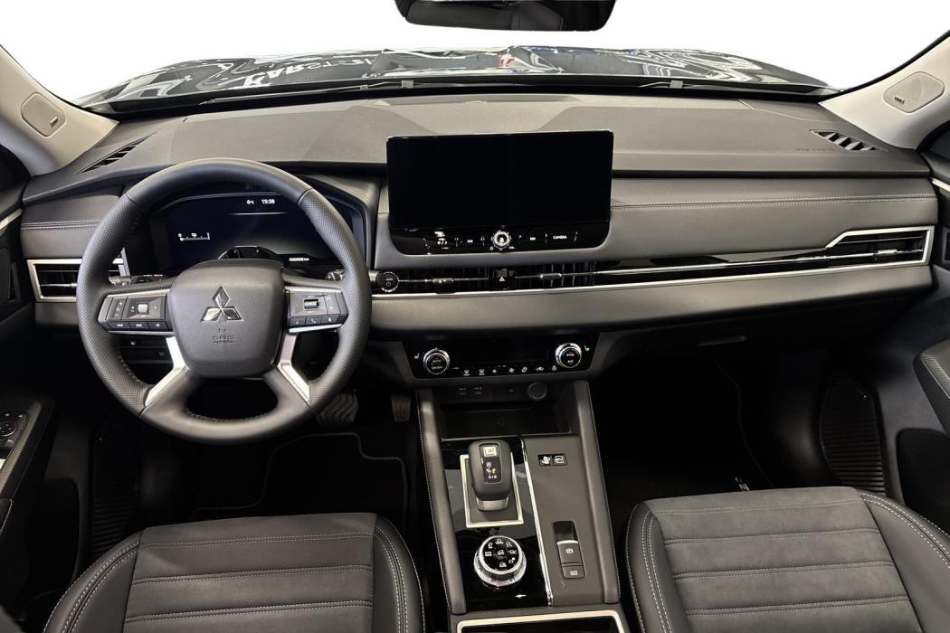 Mitsubishi Outlander 2025