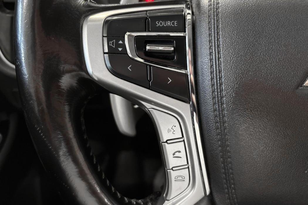 Mitsubishi Outlander PHEV 2016