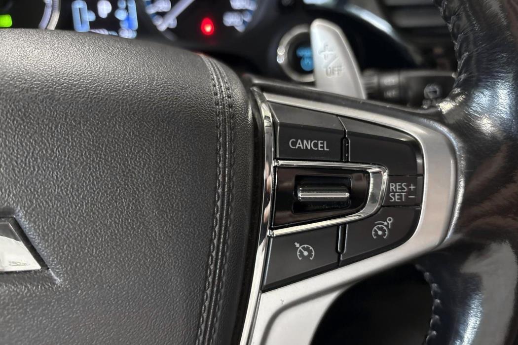 Mitsubishi Outlander PHEV 2016