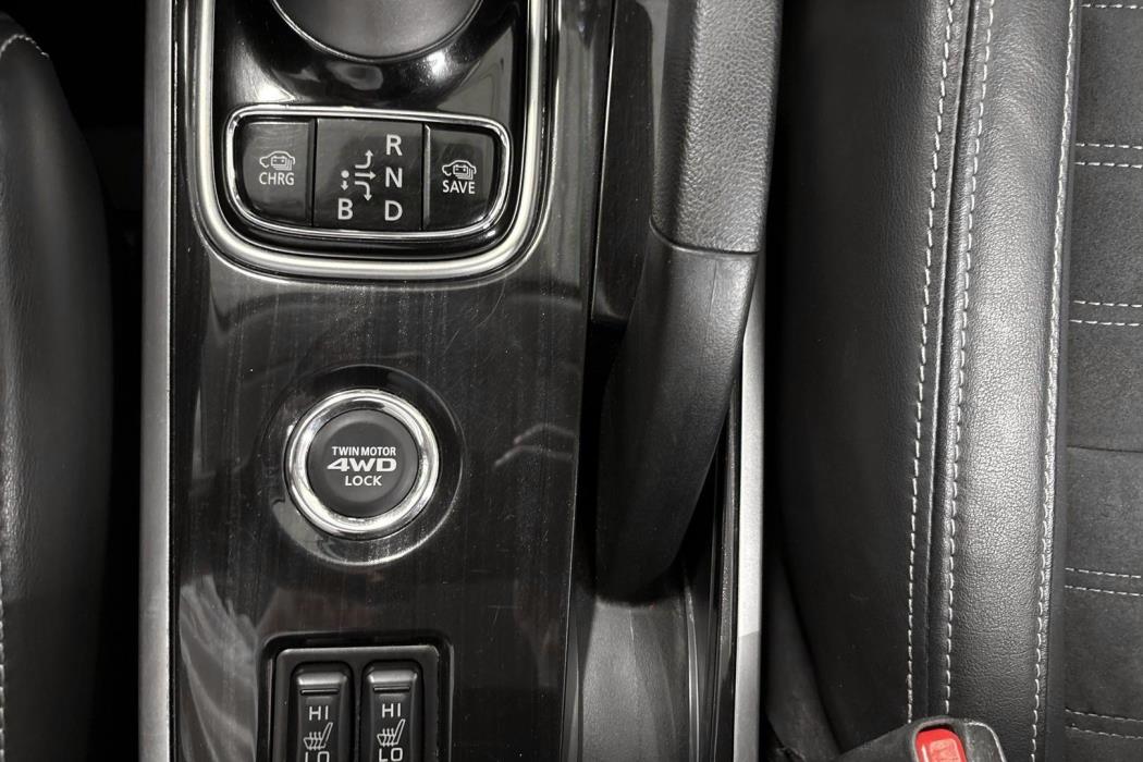 Mitsubishi Outlander PHEV 2016