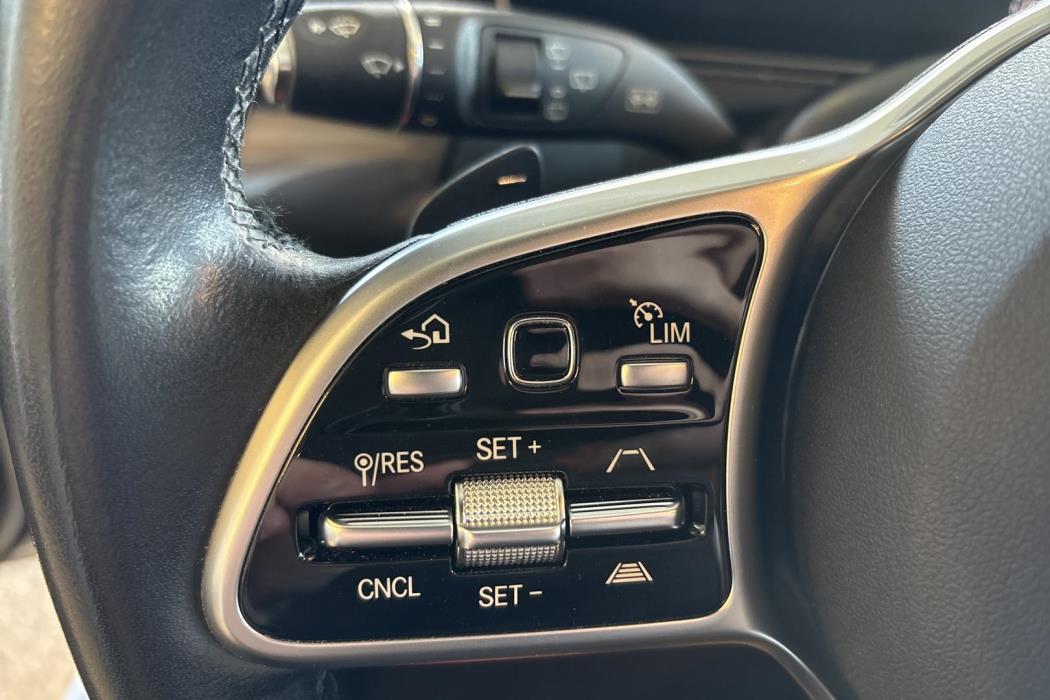 MERCEDES-BENZ EQC 2019