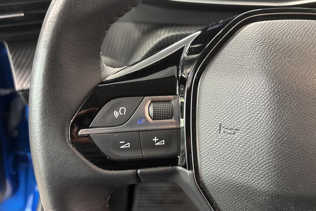 Peugeot e-208 2021