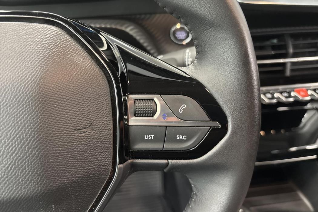 Peugeot e-208 2021