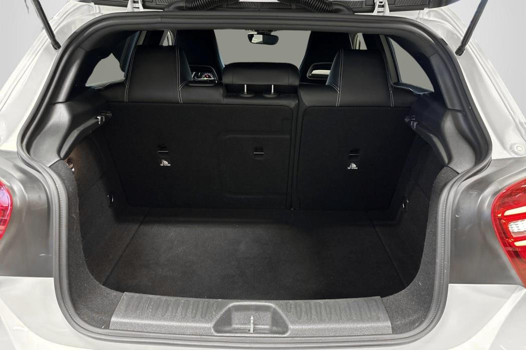 MERCEDES-BENZ A 2016