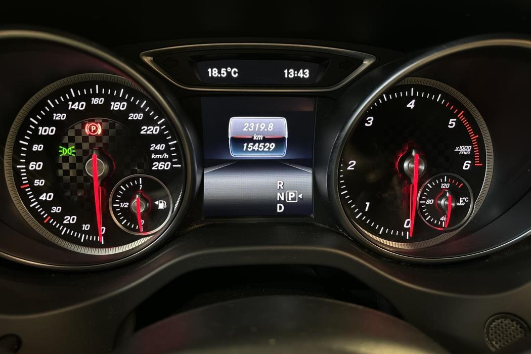 MERCEDES-BENZ A 2016