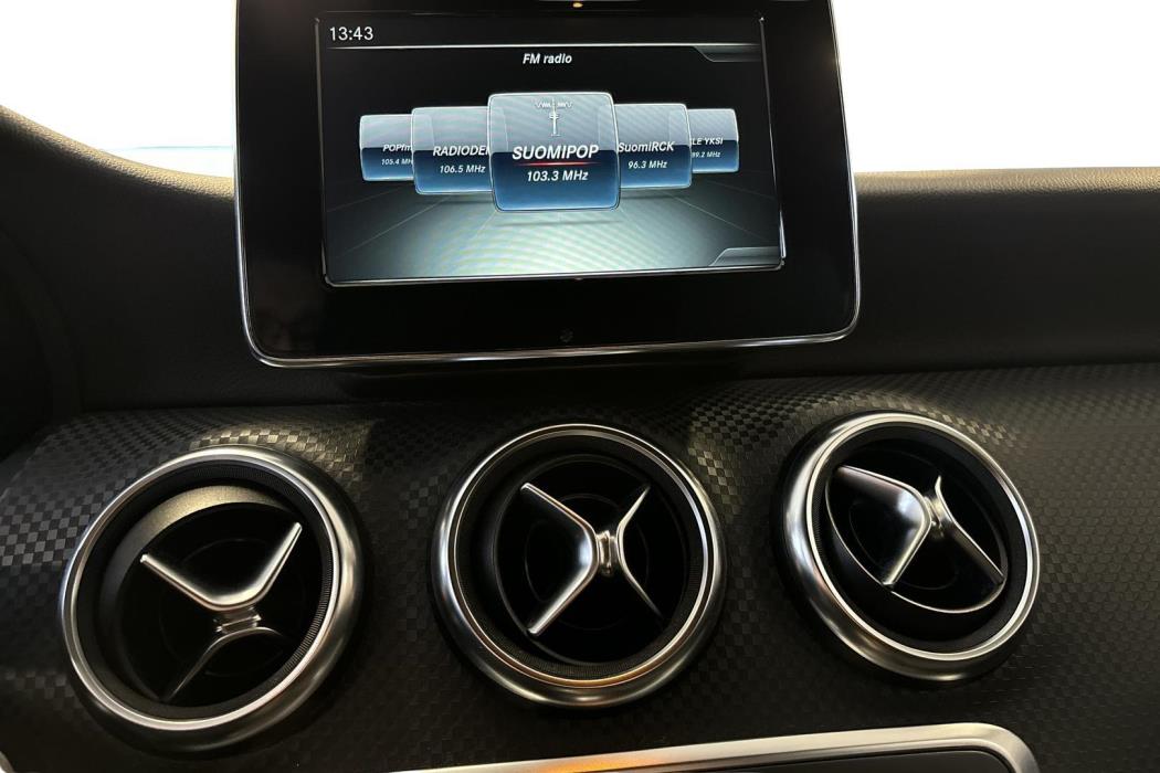 MERCEDES-BENZ A 2016